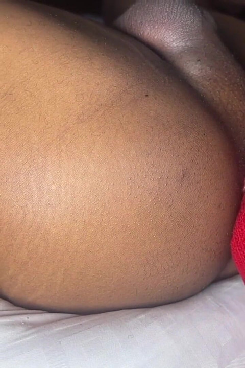 Jede mu ravnu guzu na Božić