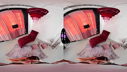 Шаловливая Amalia Davis решает утреннюю прогулку можно ждать секса с глубоким проникновением - TeenMegaWorld