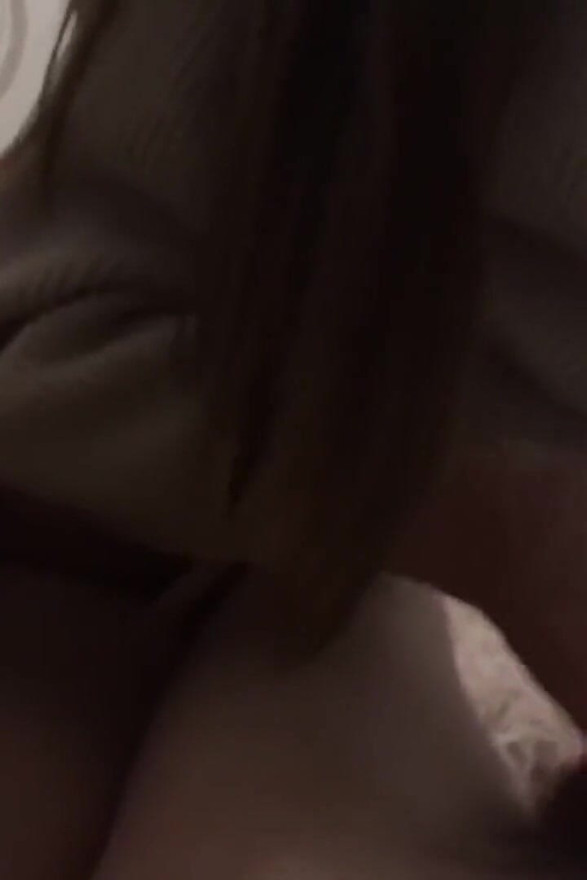 Chica Estudiante De 18 años Es Follada Por Su Mejor Amigo Con Un Condón
