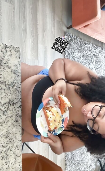 Biggdebbiecakez Mukbang