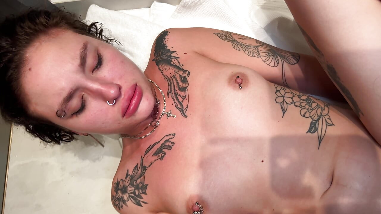 Parte 3. Vários orgasmos! Sem parar esguichando! Real caseiro! POV e enorme facial 4K HD