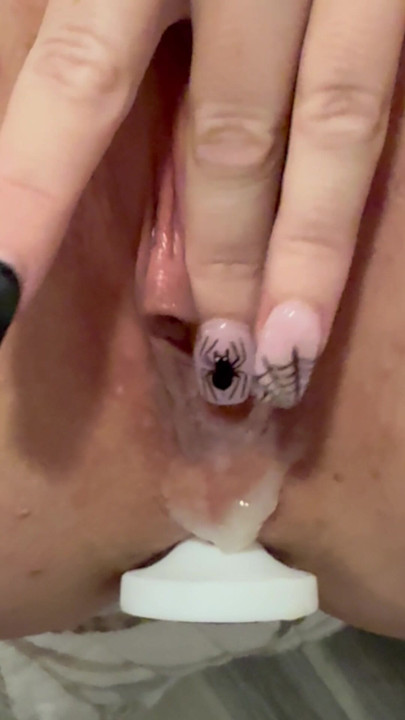 Fin lille creampie.