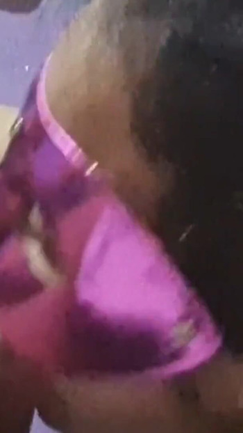 Une demi-sœur de 18 ans lèche le cul de son demi-frère, meilleure pipe, anulingus, sucer des couilles, partie 1 | Clip 1