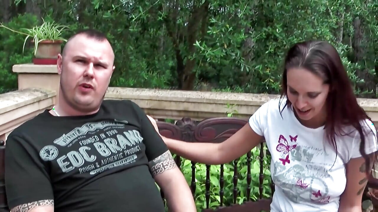 Sexy páry šukají a kouří kompilaci