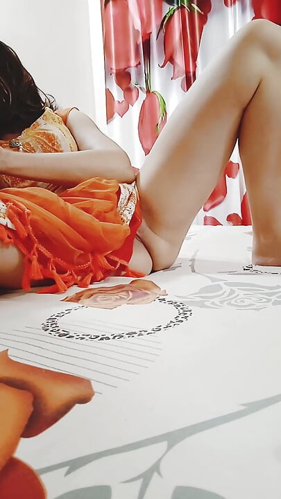 Apaixonado e duro sexo caseiro entre melhores amigas