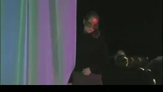 Typ kommt auf schöne titten der schlampe nach freakigem sex im grünen zimmer
