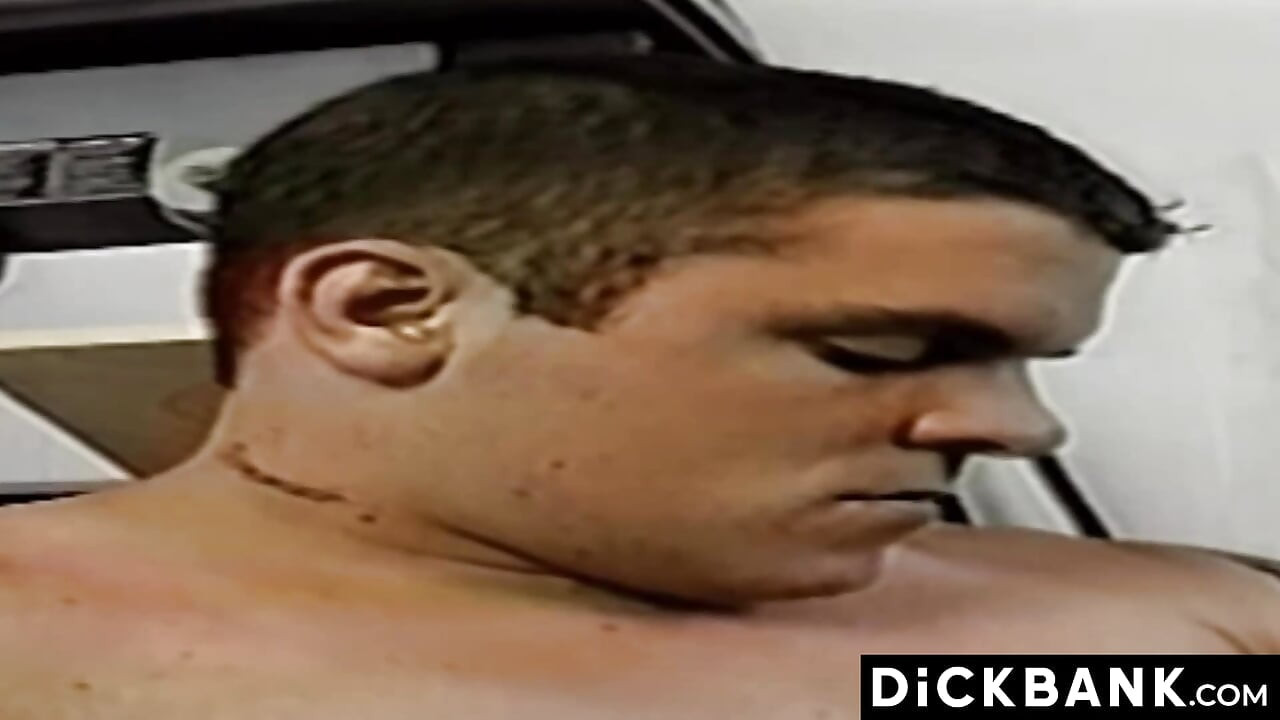 דילן רייג' מענג את ג'פרי דבונס החרמן לפני שהוא נכנס לחוויה אנאלית לוהטת