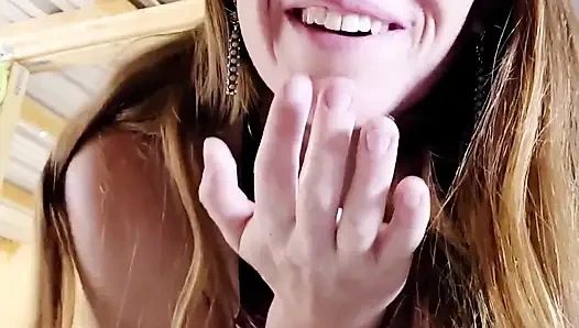 Рыжая богиня просит тебя трахнуть языком очко