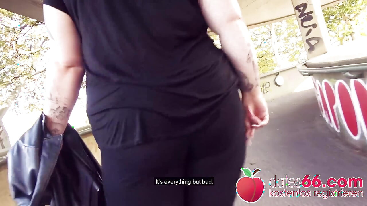 Highway fuck! Anastasiaxxx banged with cars driving by!