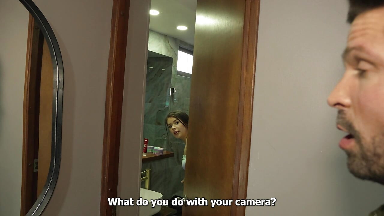 Meri sauteli  par nahin ja rahi hai, mujhe yah jaane bina ki vah adhik paisa kamaane vaali hai uske lie jaana hai