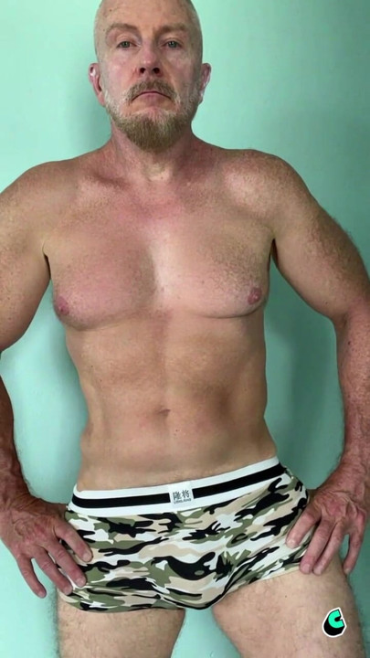 Underwear fit check, big bulge edition