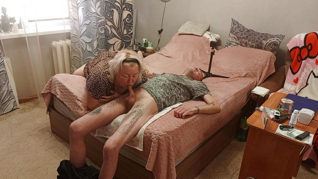 Stepmom gives blowjob to get a mouthful of cum