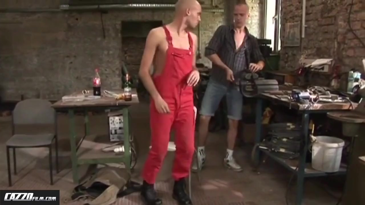 CazzoFilm - 3つのXXLマッチョファッカー