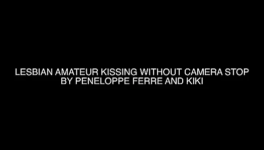 Lezbiyen amatör kamera durmaksızın öpüşüyor