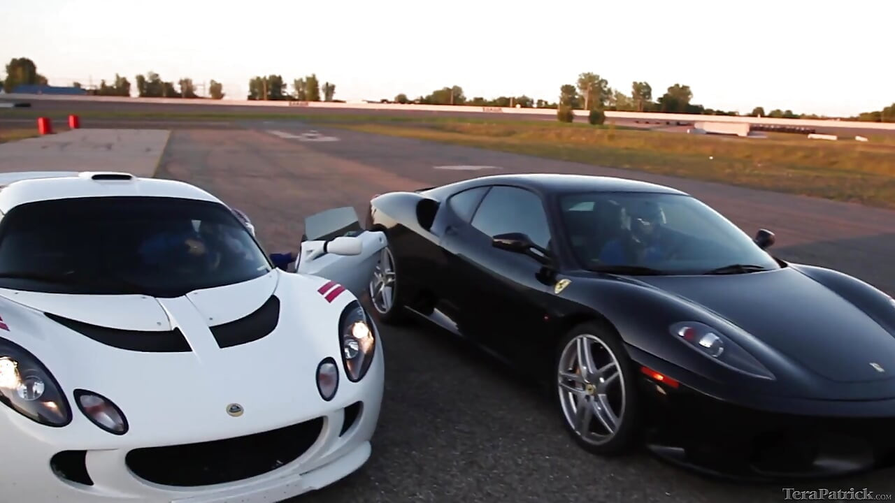 Διπλή σκηνή σκληρό τρίο και λεσβιακό τρίο