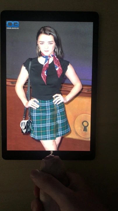 Sperma eerbetoon Maisie Williams