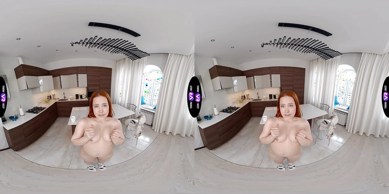 La cachonda Nicole Murkovski se salta el té para la masturbación matutina - teenmegaworld