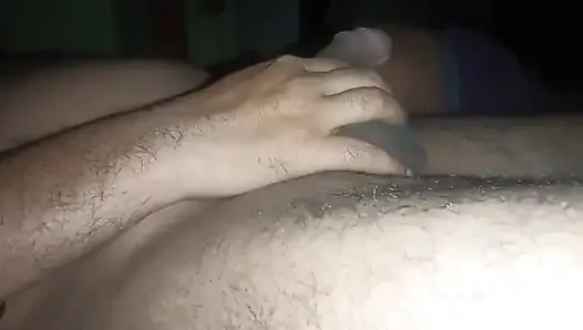 Hintli kadın ışıkları söndürerek seks yapıyor