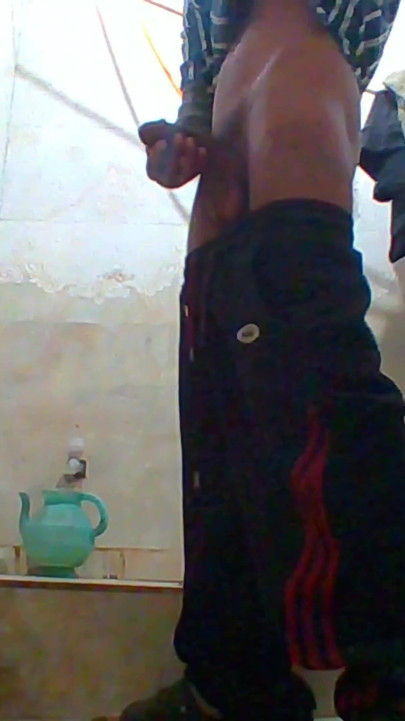 Must-see moment from "Pakistani boy in bathroom"