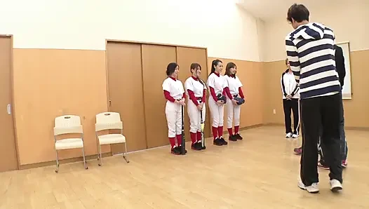 Japon beyzbol sürtükleri parti ıslak amcıklarla sikişiyor grup seks partisi dölleme