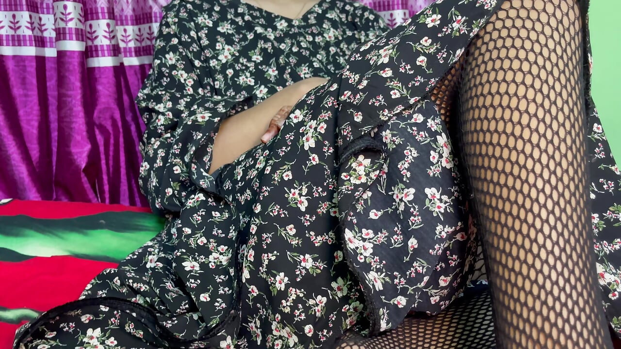 Spend a quality time with my sexy girl friend in my friends house
