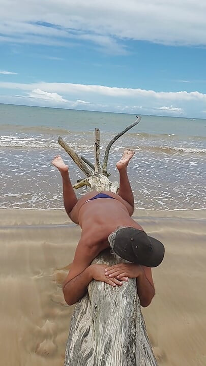 Ladysilva tanning her hot ass on the beach
