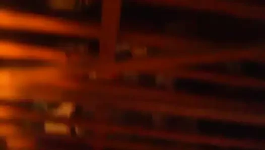 Bodrumda dolaşmak ve mastürbasyon yapmak