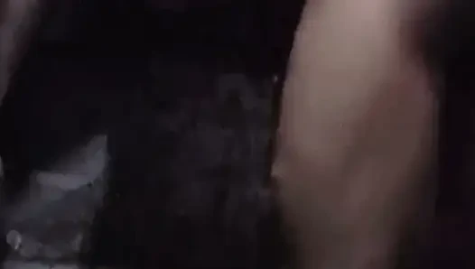Istriku ngentot dengan teman ku di kamar mandi