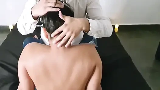 Спа-шлюха: Николи Маттос не смог устоять и принял сперму у массажиста в Ксане!