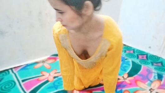 Step sister ki jawani dekh kar chod diya hindi me