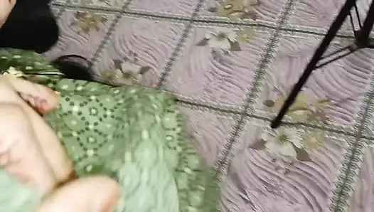 Красивая индийская бхабхи жестко раком в спальне с Devar - ролевая игра дези в домашнем любительском видео