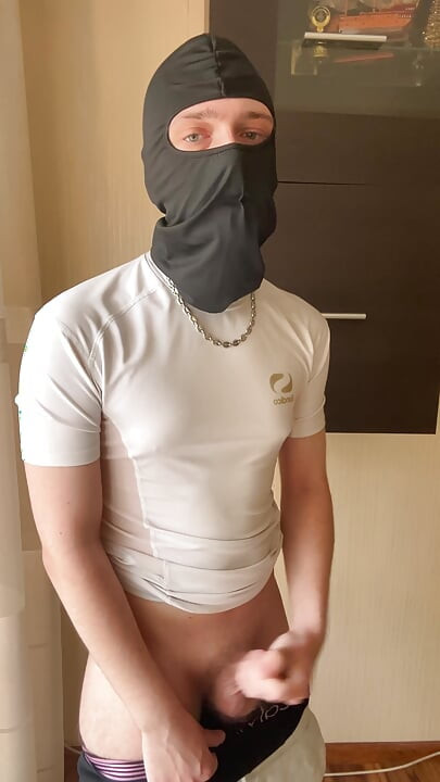Horny masked stud in wanks his dick after gym he is so horny that ge is shaking