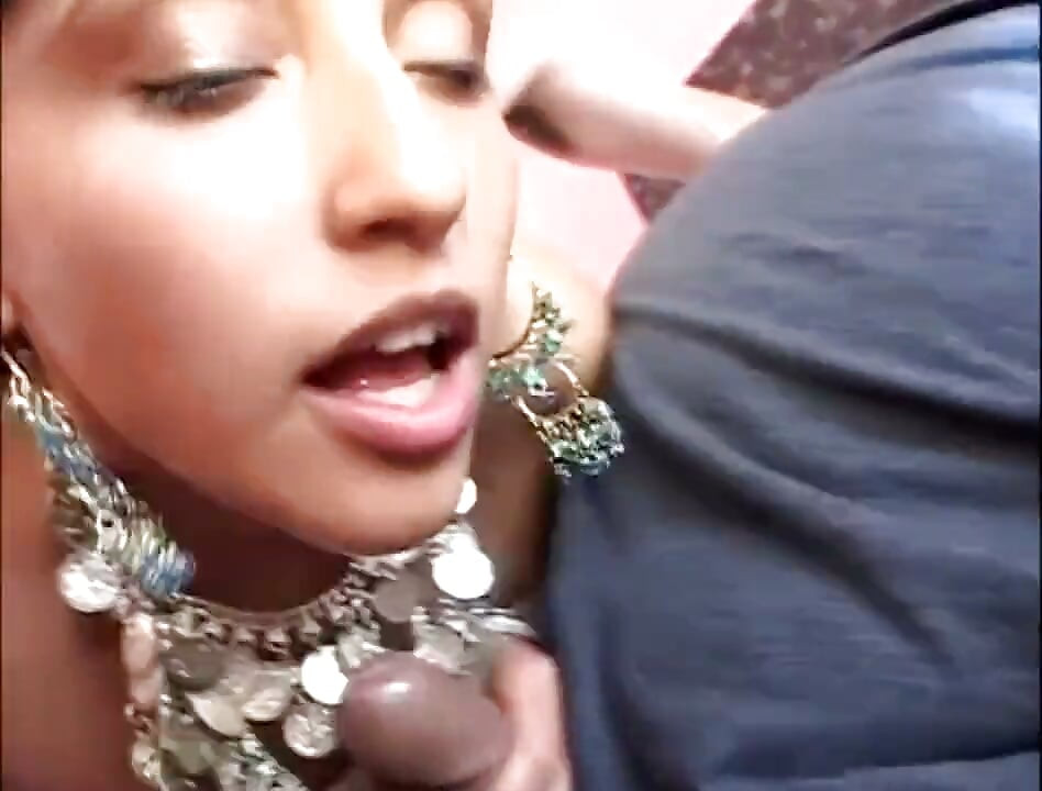 Sexy Asian babe pussy fucking threesome cum in mouth