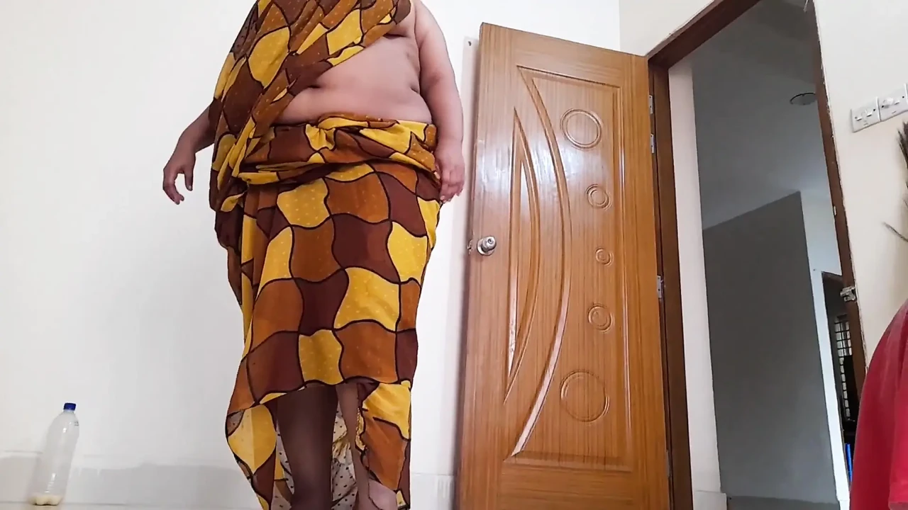 The Son In Law Fucked The Gujarati Sexy Stepmother In Law When The Wife Was Not At Home