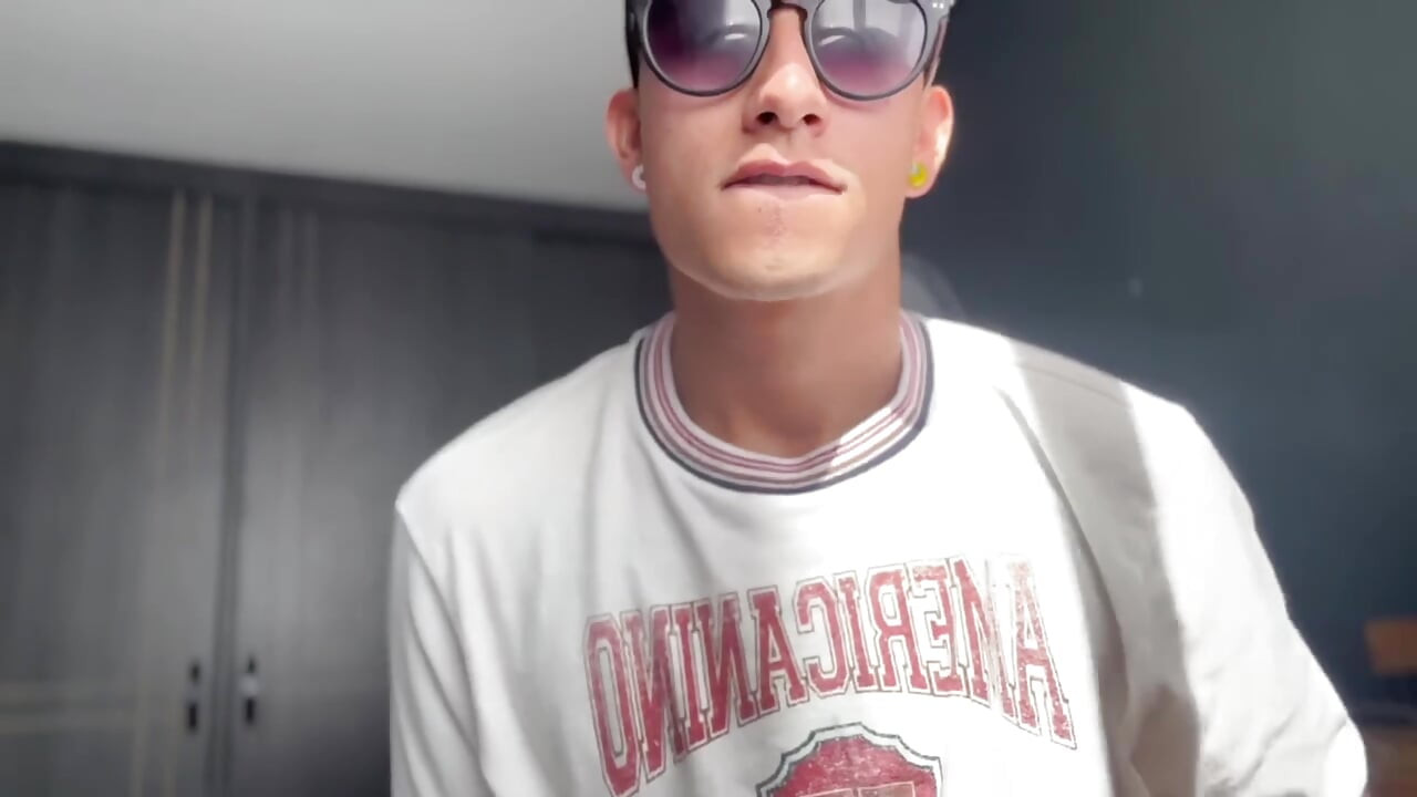 He doesn't even last 5 minutes fucking his sex doll
