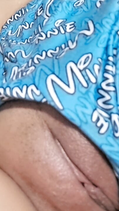 นักแสดงหนังโป๊ช่วยตัวเองและอวดหน้าอกใหญ่ของเธอ