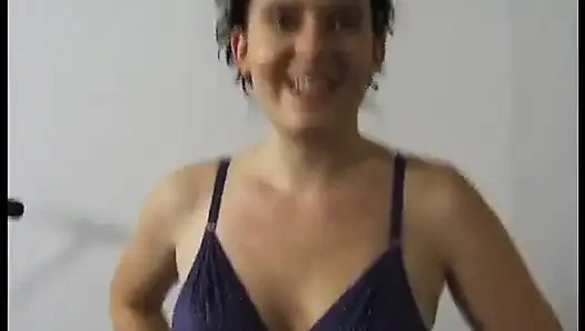 Büyük memeli esmer hatun oyuncu seçmelerinde sikiliyor