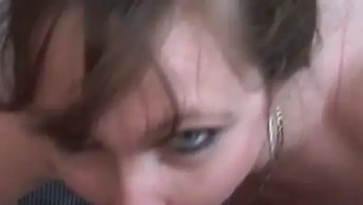 Пылкий рот Brooke занят