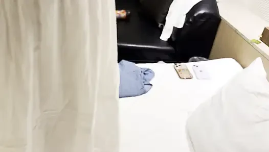 Küçük mayolu amatör kız