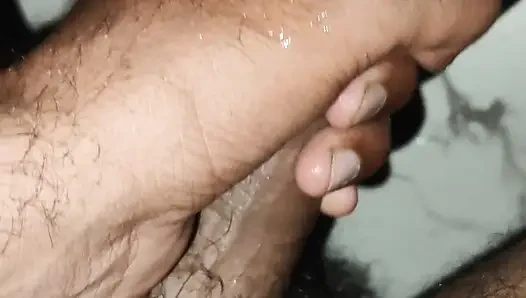 Aaj lund bahut jyada hard hone ke karan mutth marni padi.