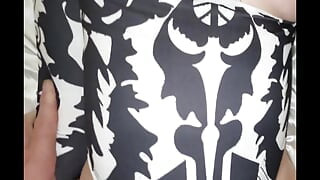 Najseksi maćeha u čarapama namamila je pastorka da je pojebe!