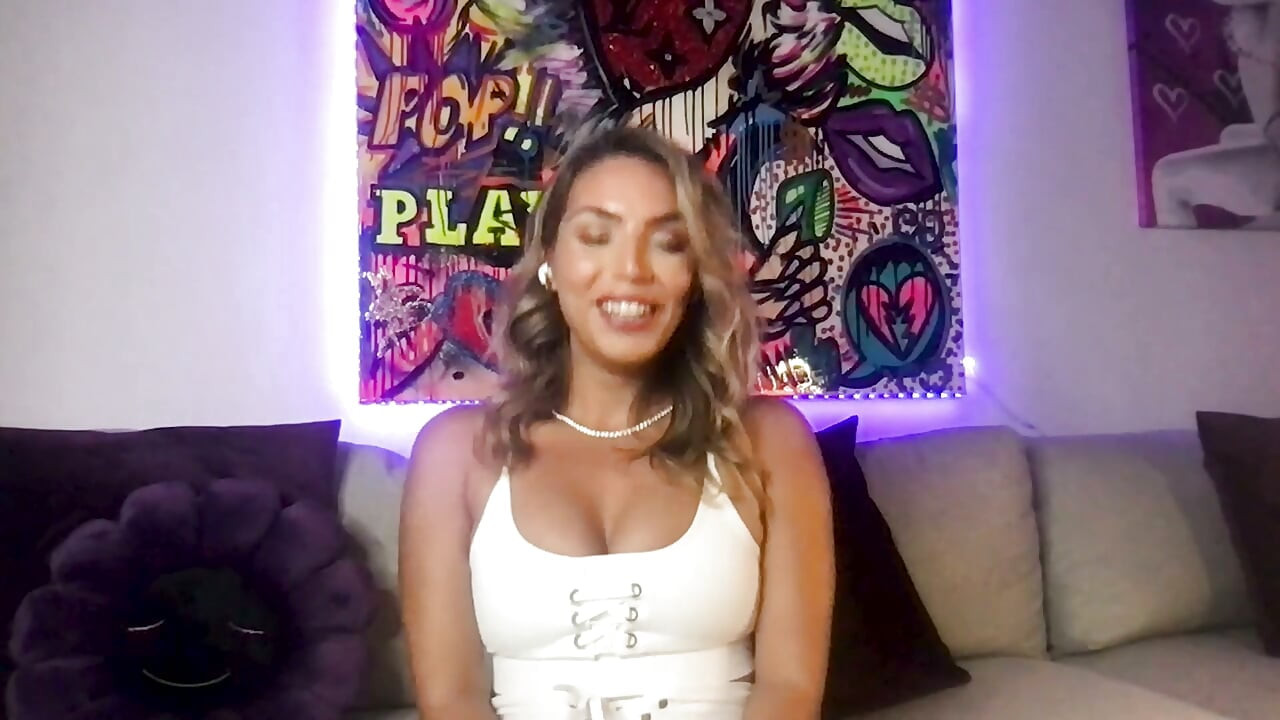 Ara Queen Bae é a vilã mais gostosa lá fora!