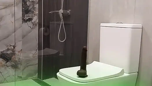 Ateşli evli kadın sami orgazm ile büyük siyah dildo amcık döl dolu