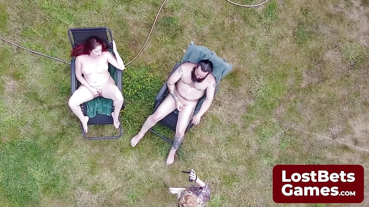 Et strip-hukommelsesspil med spillere, der gentagne gange matcher deres eget tøj