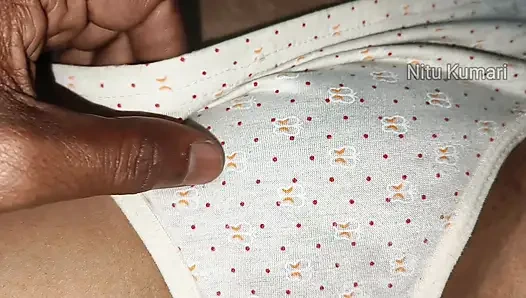 Istri ki desi chudai istri saya raat me chut chatwaya