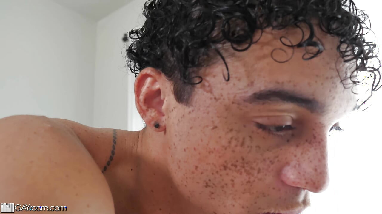 Fitness Dick Works Out Tight Twink Butthole