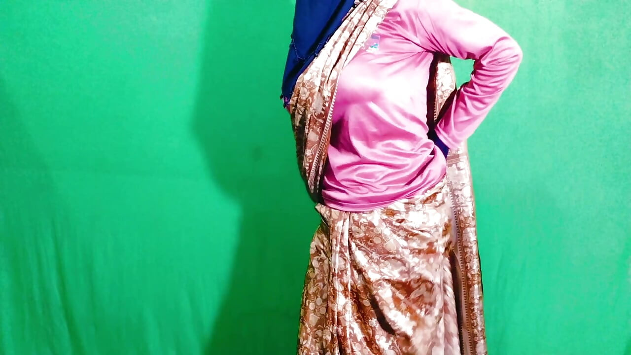 Sex with friend's wife wearing a very beautiful and sexy saree