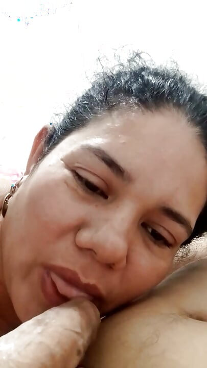 היא רוצה שאזיין לה את התחת