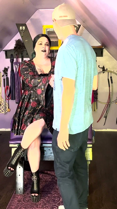 Domme Scarlett Rayne Ties up and Waxes Jake Grand's Legs