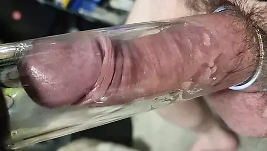 Sağım makinesi seansı.11 - büyük taşaklı tıraşsız kıllı travesti ziyaretçi